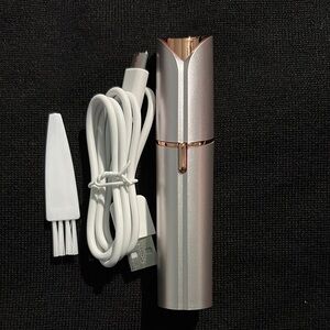 Facial Hair Remover in Silver and Rose Gold Rechargeable NIB